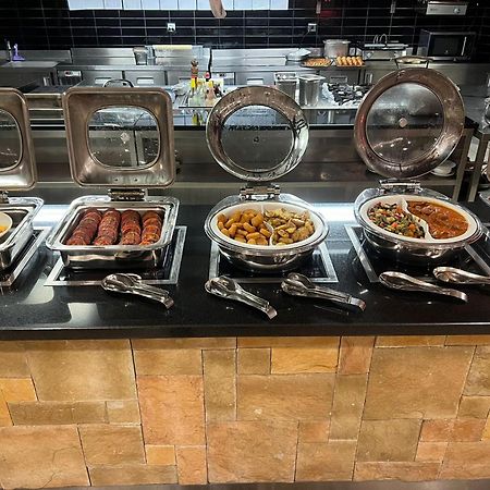 Hilton Garden Inn Чорлу Екстер'єр фото