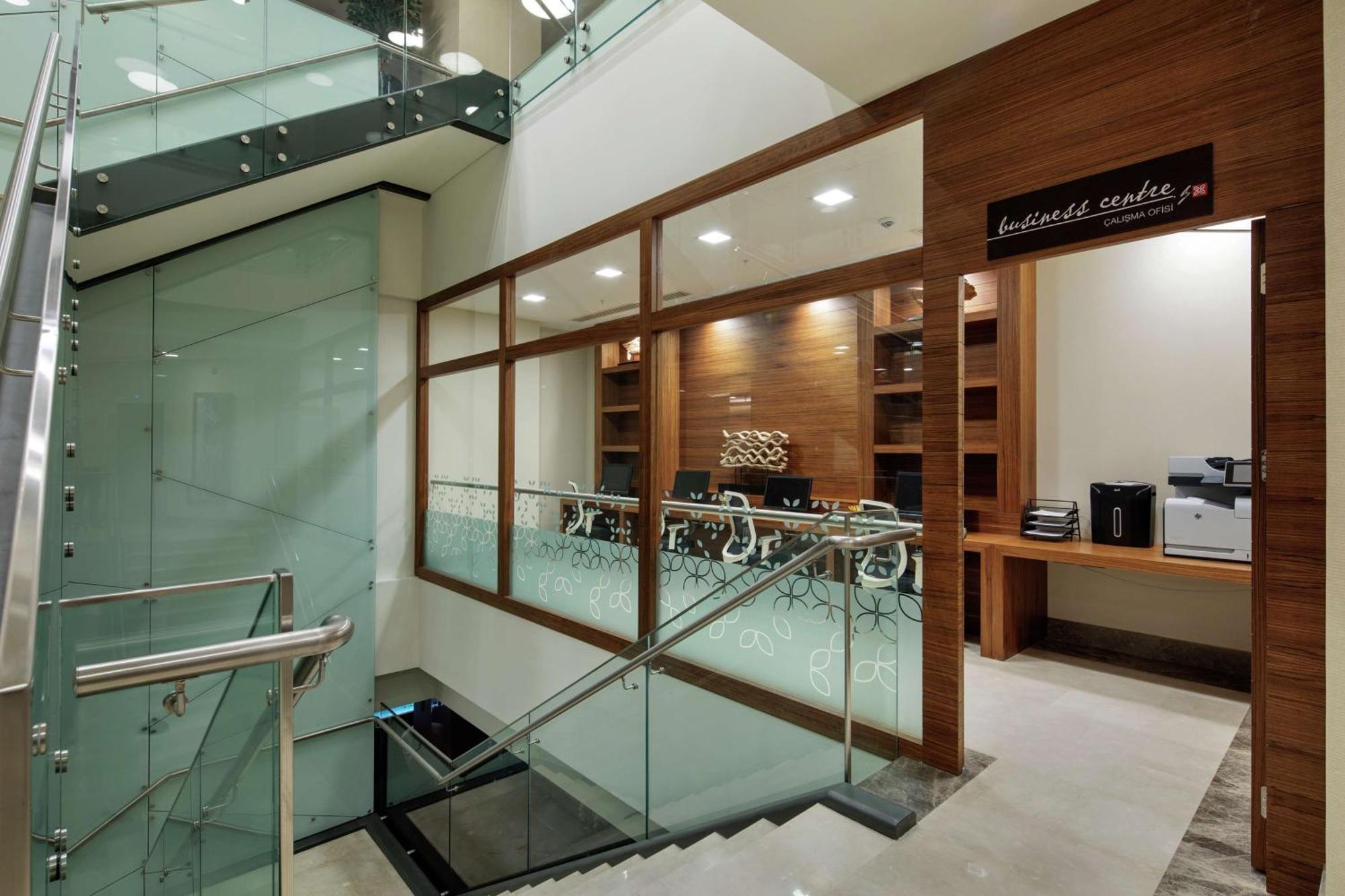 Hilton Garden Inn Чорлу Екстер'єр фото