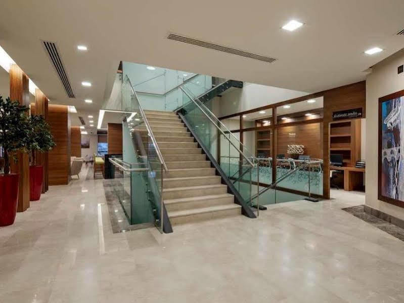 Hilton Garden Inn Чорлу Екстер'єр фото